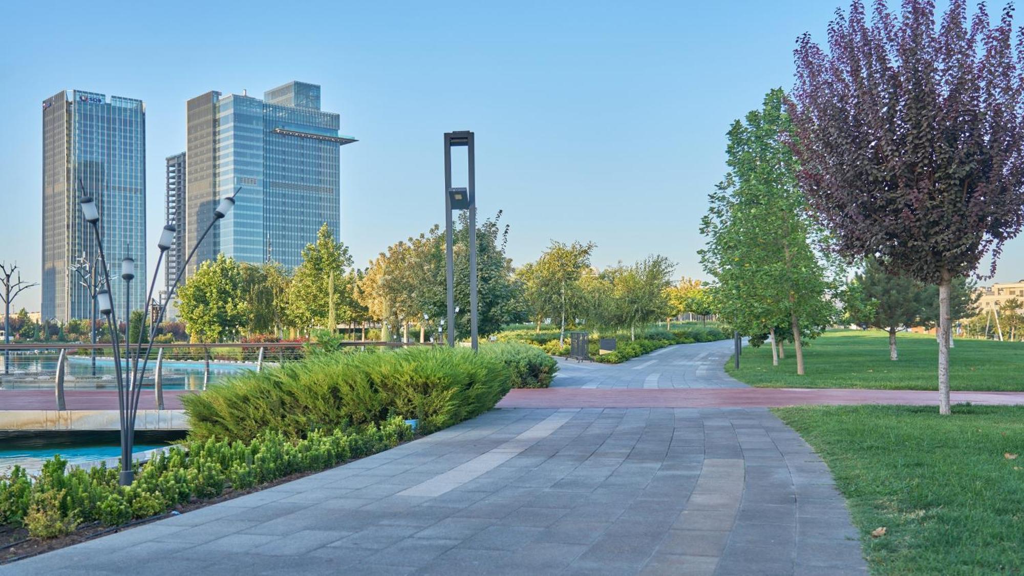 Holiday Inn Tashkent City By Ihg Exterior photo