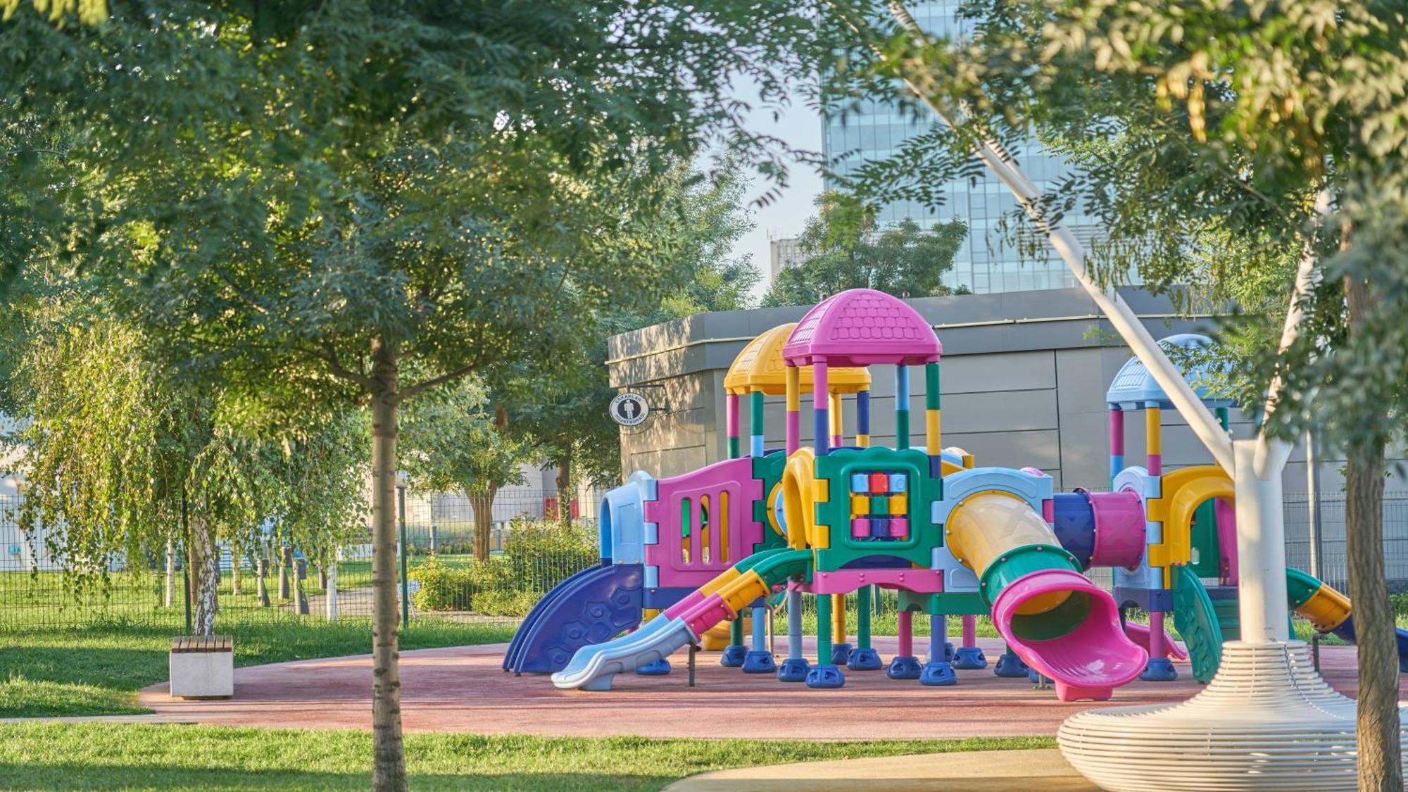 Holiday Inn Tashkent City By Ihg Exterior photo