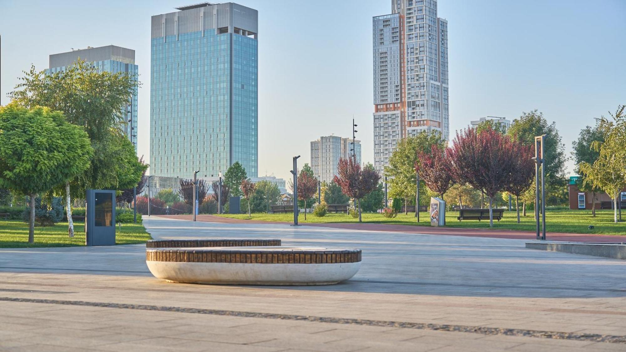 Holiday Inn Tashkent City By Ihg Exterior photo