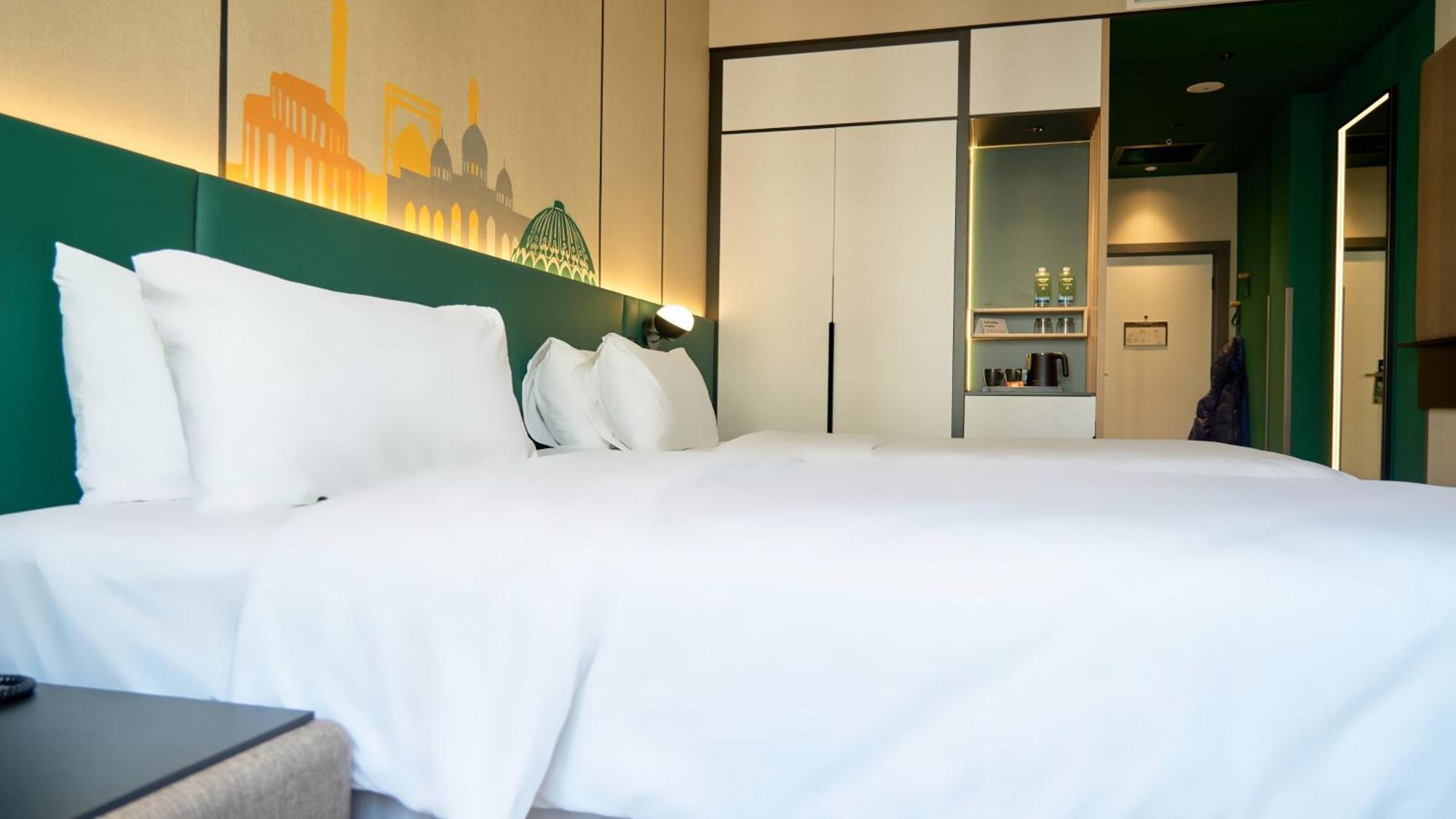Holiday Inn Tashkent City By Ihg Exterior photo