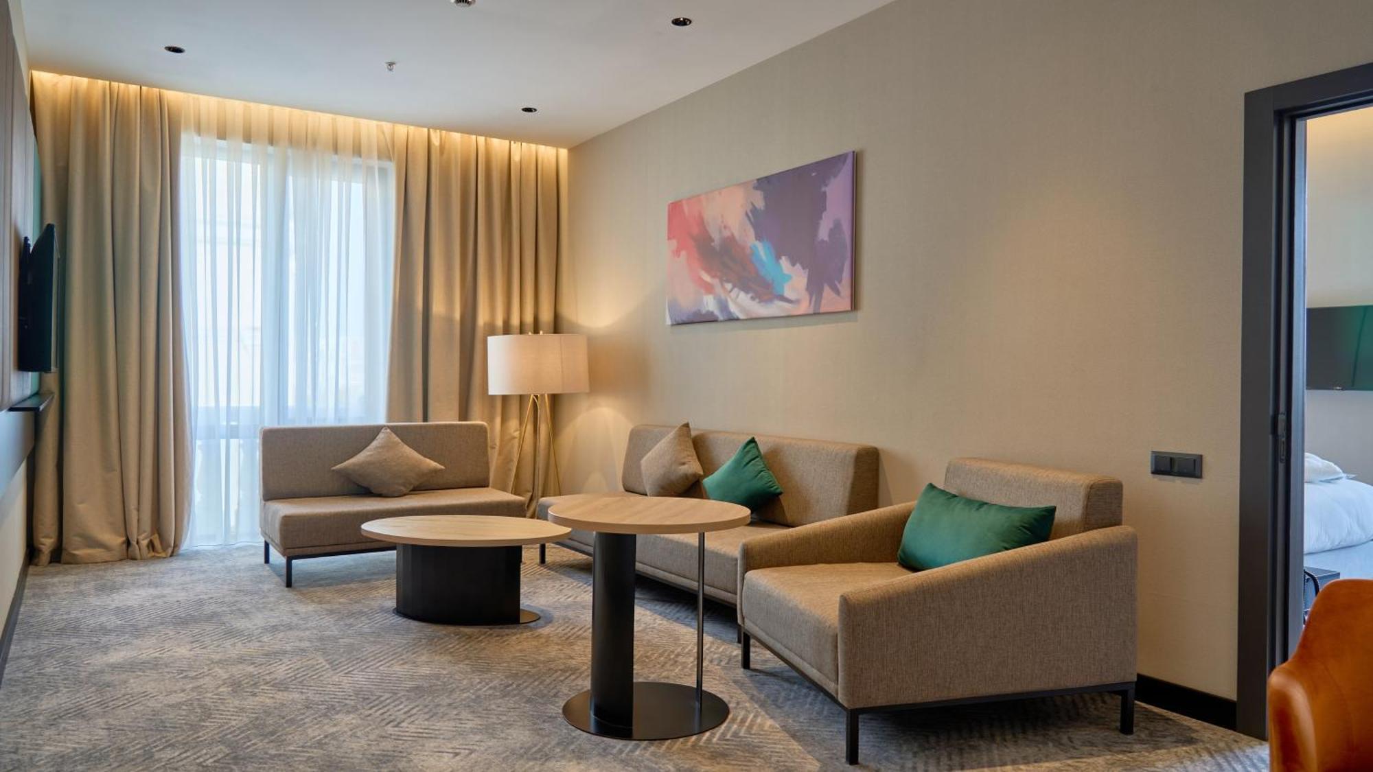 Holiday Inn Tashkent City By Ihg Exterior photo