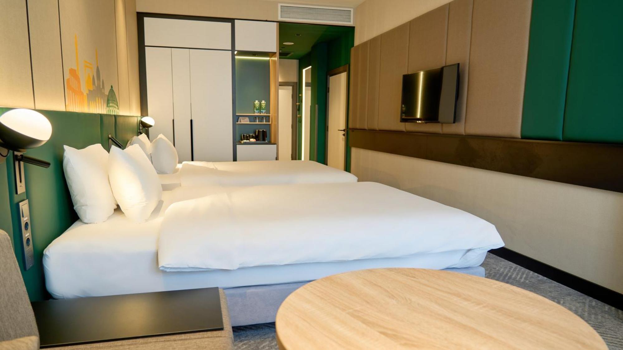 Holiday Inn Tashkent City By Ihg Exterior photo
