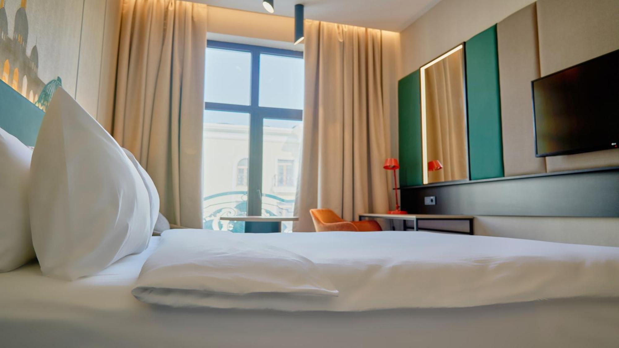 Holiday Inn Tashkent City By Ihg Exterior photo