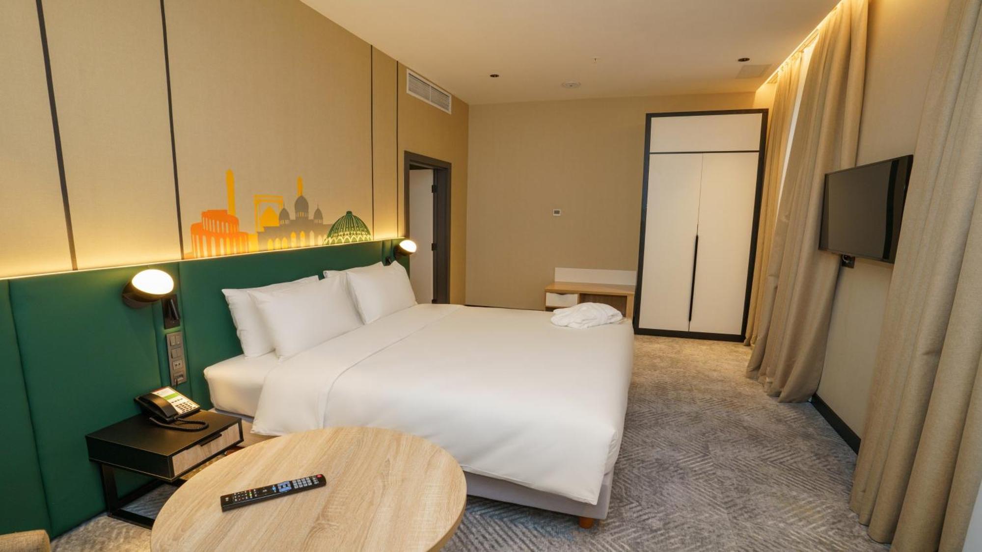 Holiday Inn Tashkent City By Ihg Exterior photo