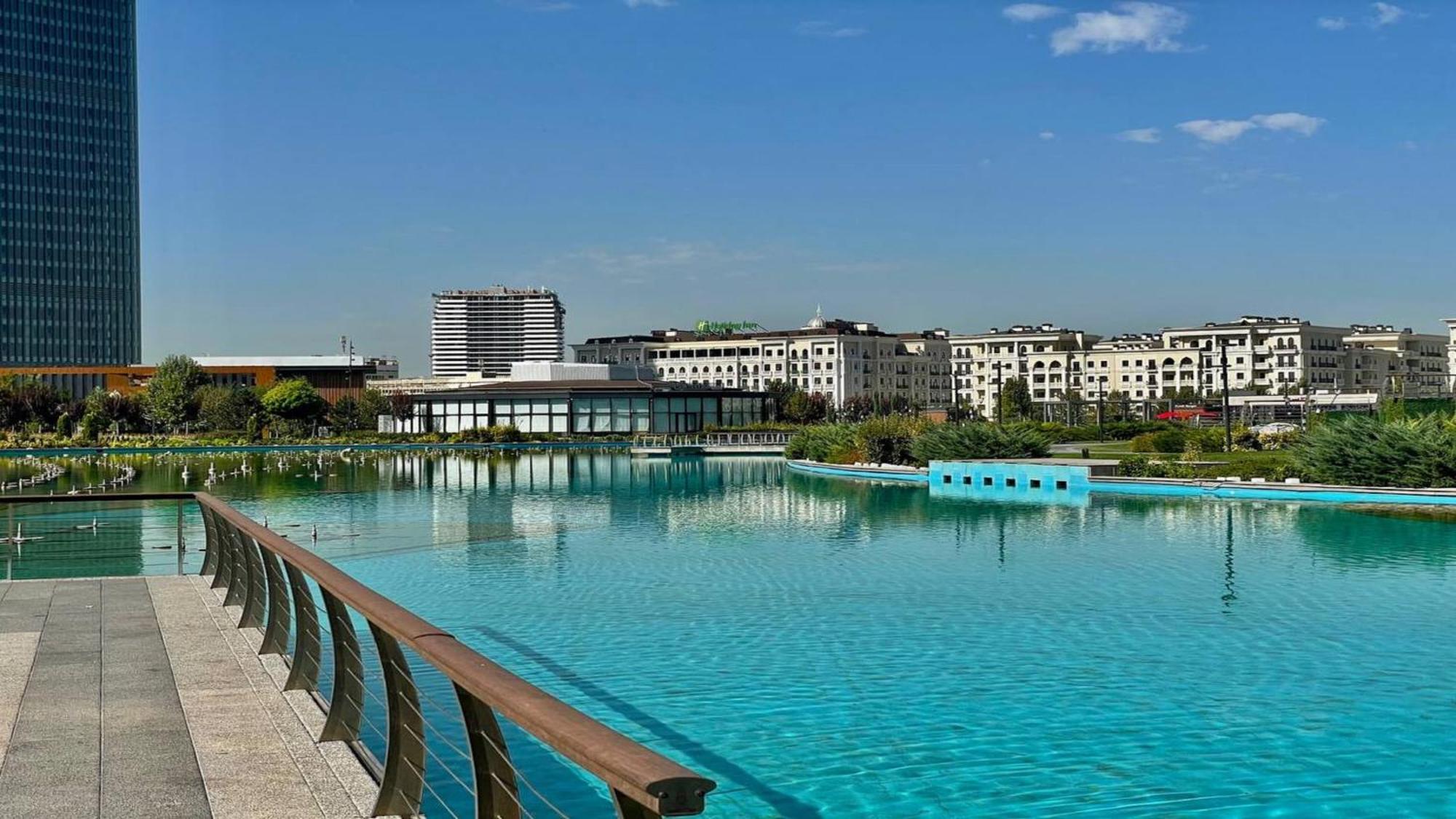 Holiday Inn Tashkent City By Ihg Exterior photo
