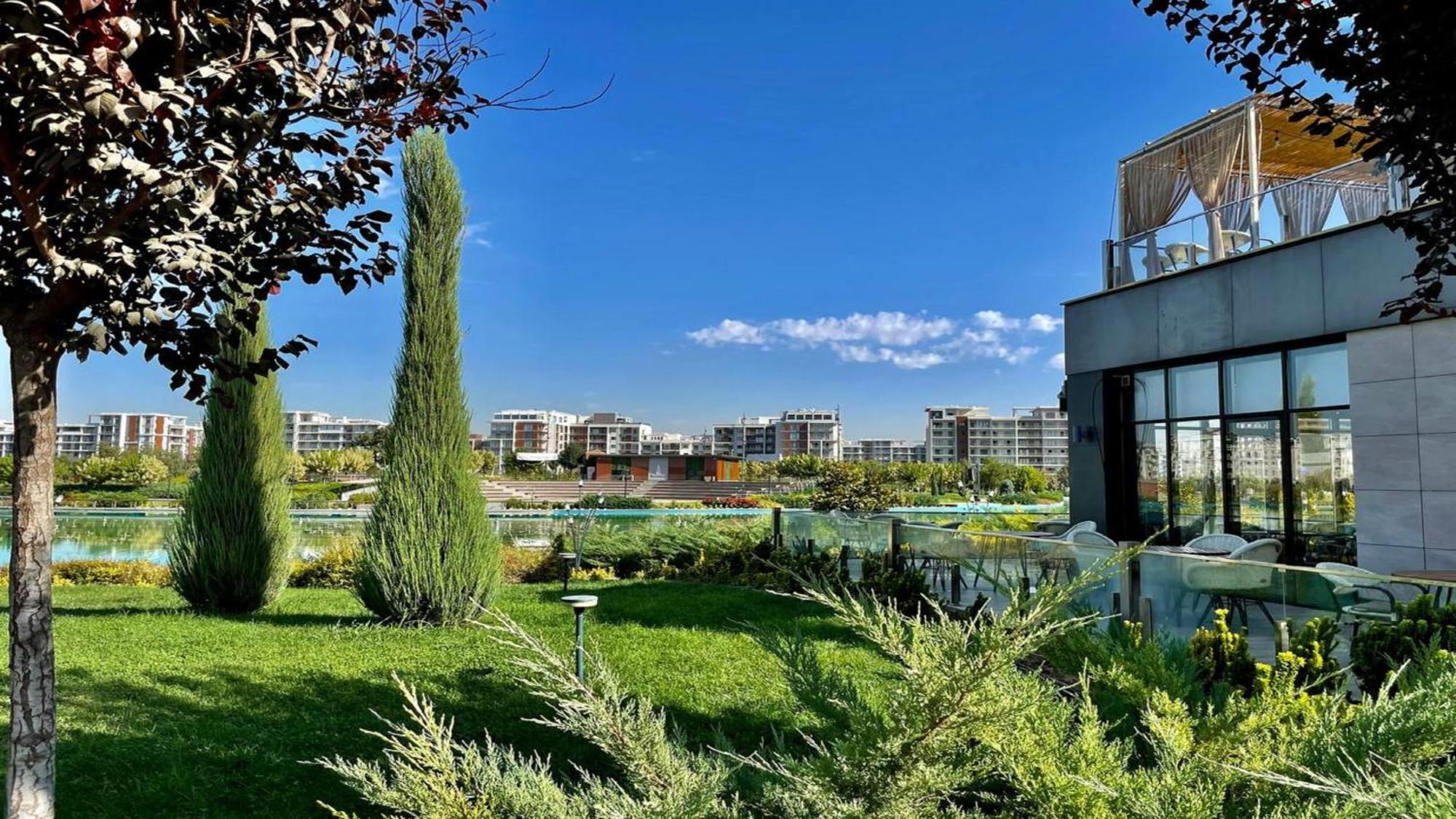 Holiday Inn Tashkent City By Ihg Exterior photo